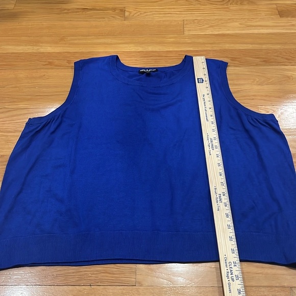 Cable & Gauge plus size women’s royal blue sleeveless sweater size 3X. - Picture 5 of 7